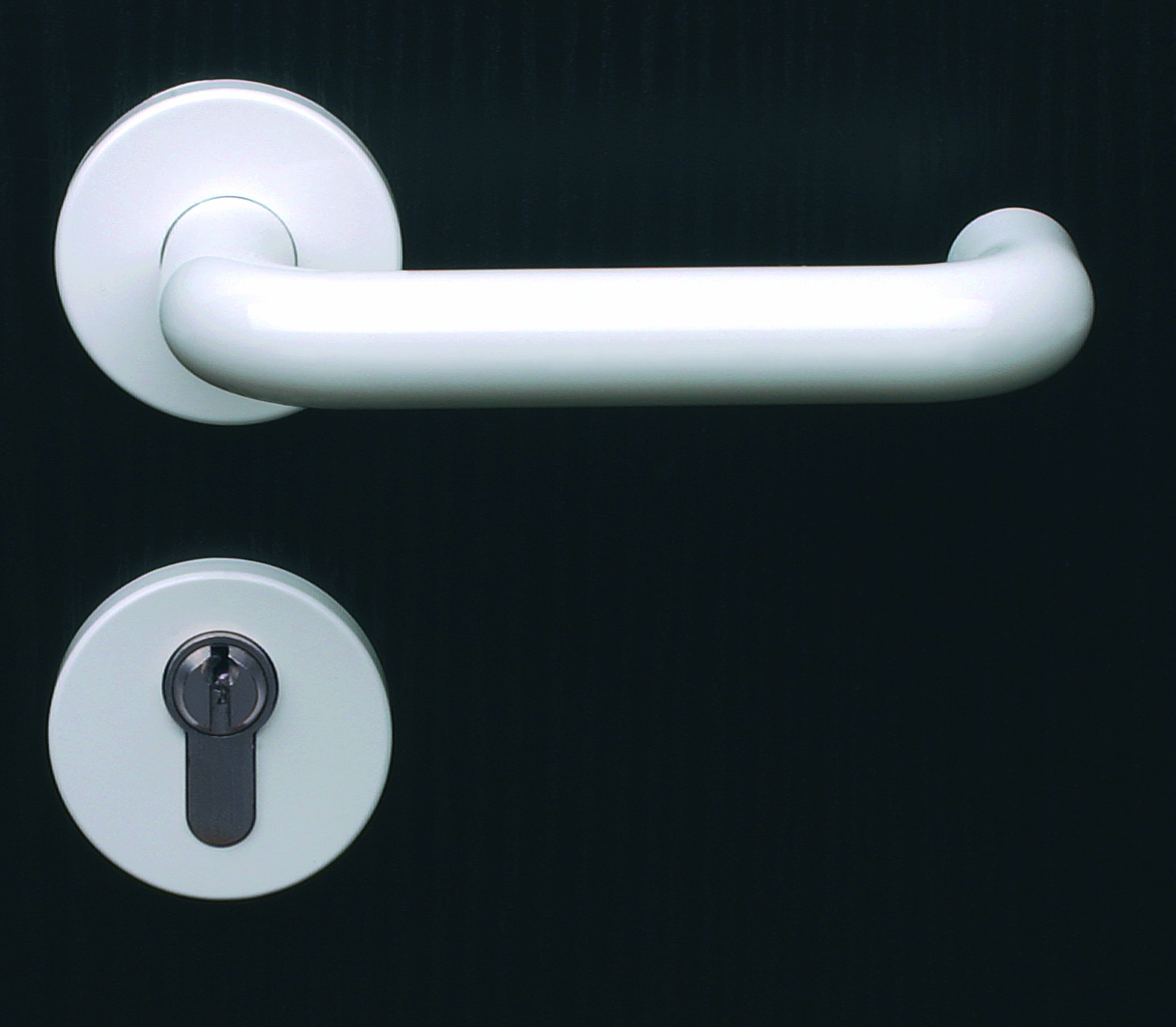 NORMBAU Hurðarh Hvítur Nylon m.wc setti 23mm Fyrir Þýskar læsingar (ath ekki rétt mynd)