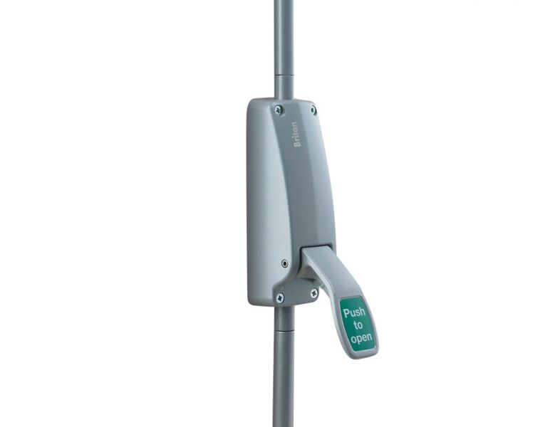 BRITON Neyðarútgangsslá m.spaða 372.XX Mattmessing (ath ekki rétt áferð á mynd)