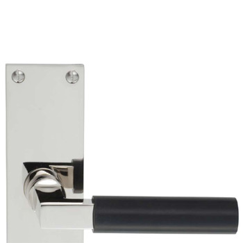 TECNOLINE Hurðarhandfang Gropus Króm/Svart hald m.kantaðri rós Fyrir Þýskar læsingar (röng mynd)