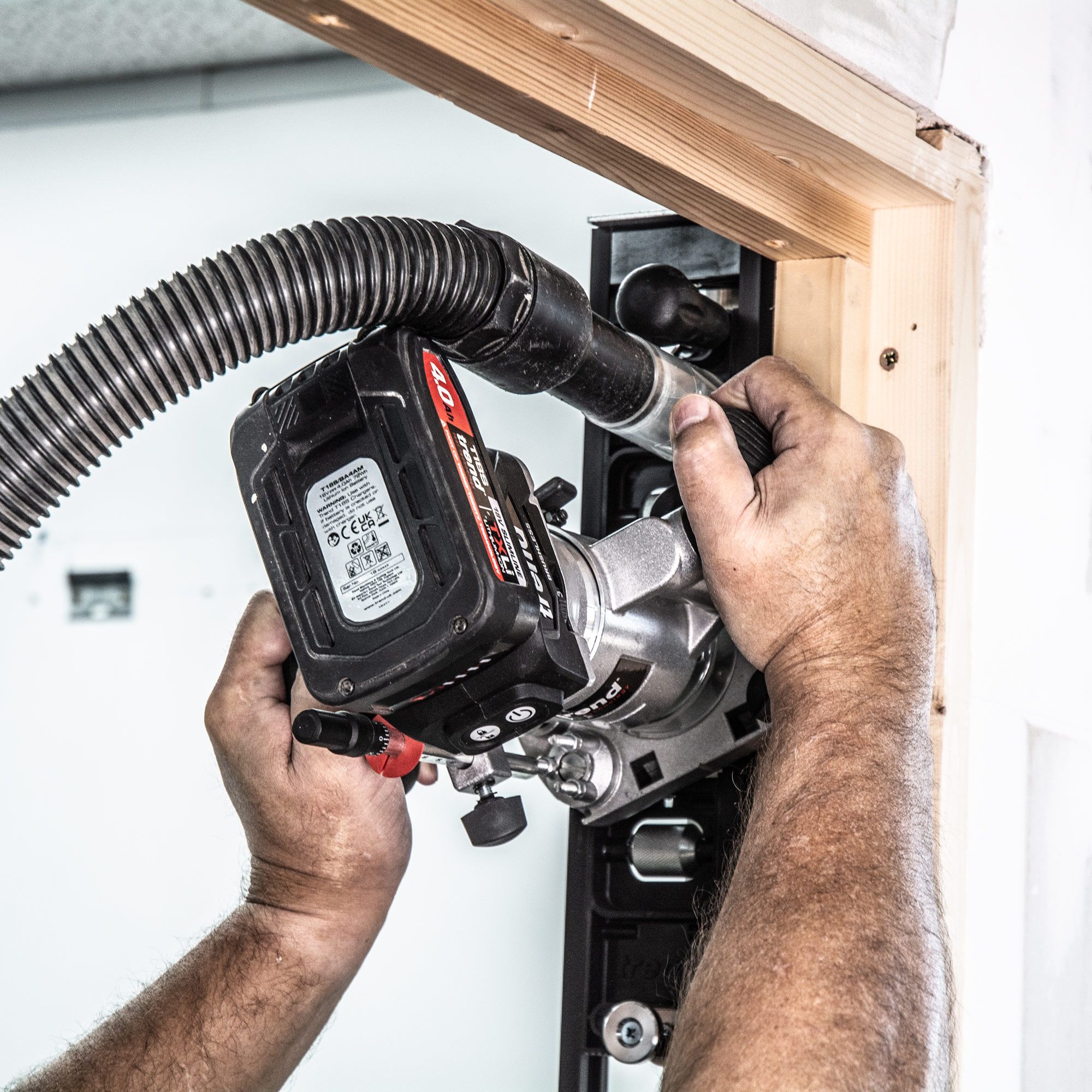 TREND Fræsari hleðslu m. 2x 4.0Ah rafhlöðum - T18S/R14P2 - Image 4