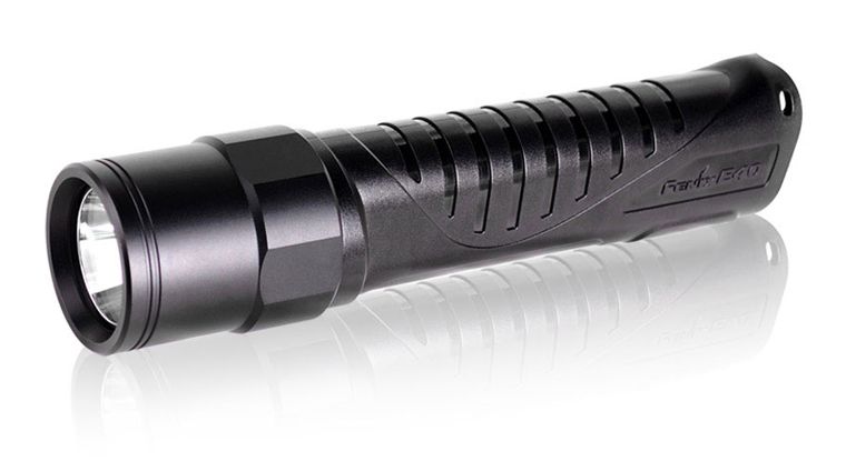 FENIX Vasaljós E40 220 Lumens (Pakkningin skemmd)